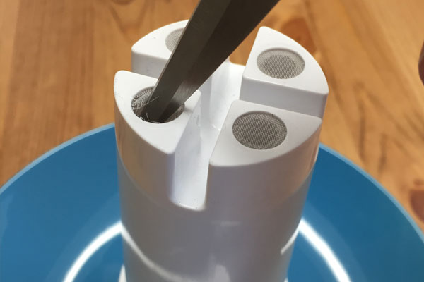 Smell-proof-airlock-puncture