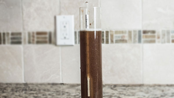 Testing-gravity-lager-homebrewing