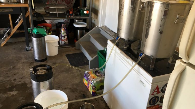11_PilsVSPale2Row_kegging