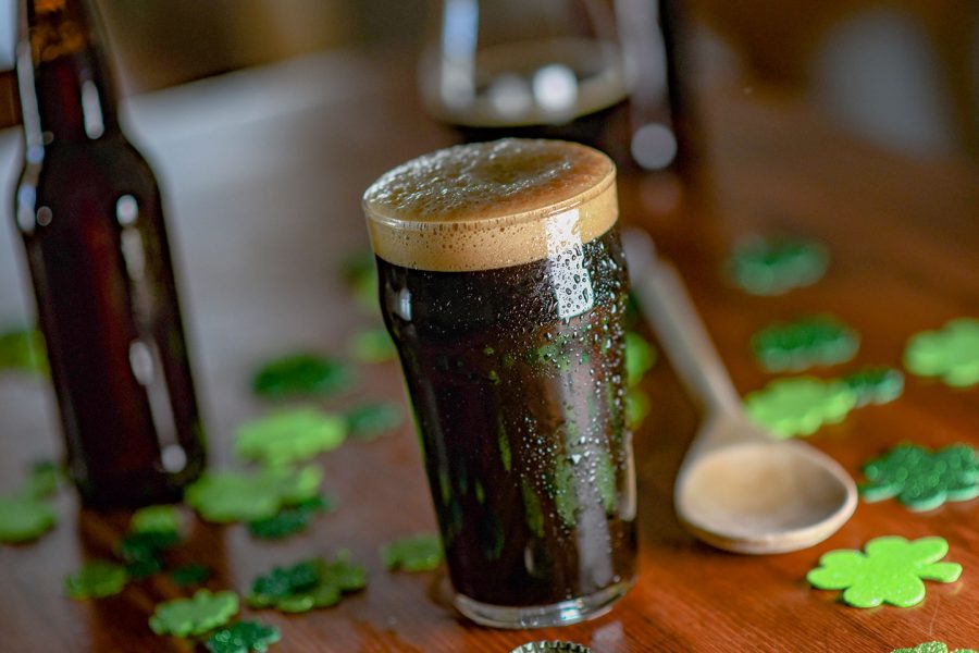 stout-beer-four-leaf-clovers-(1440x960)