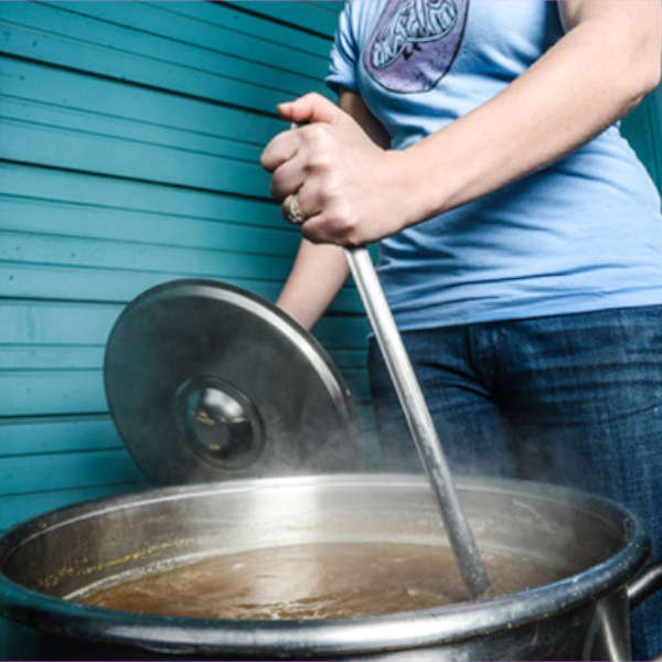 homebrewer-stirring-pot